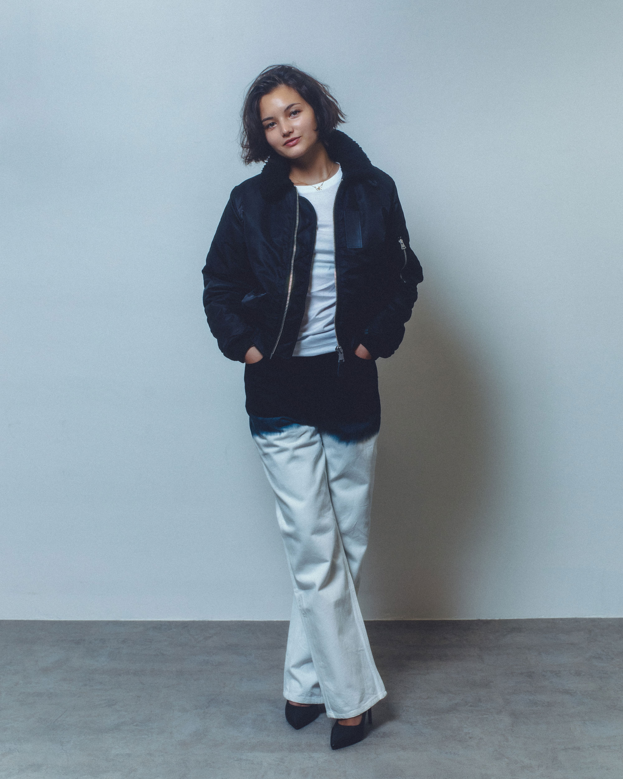 商品を身につけた人物画像