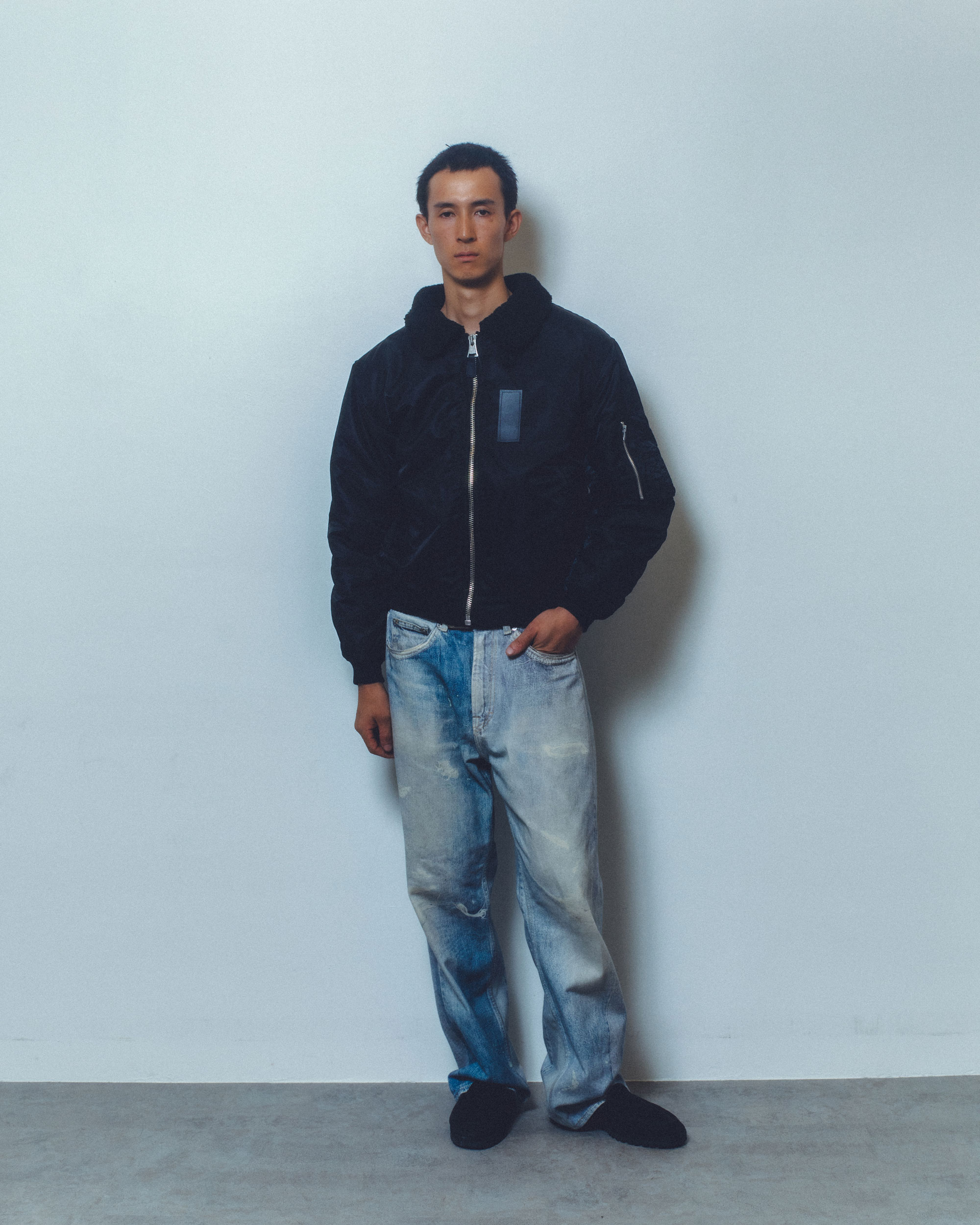 商品を身につけた人物画像