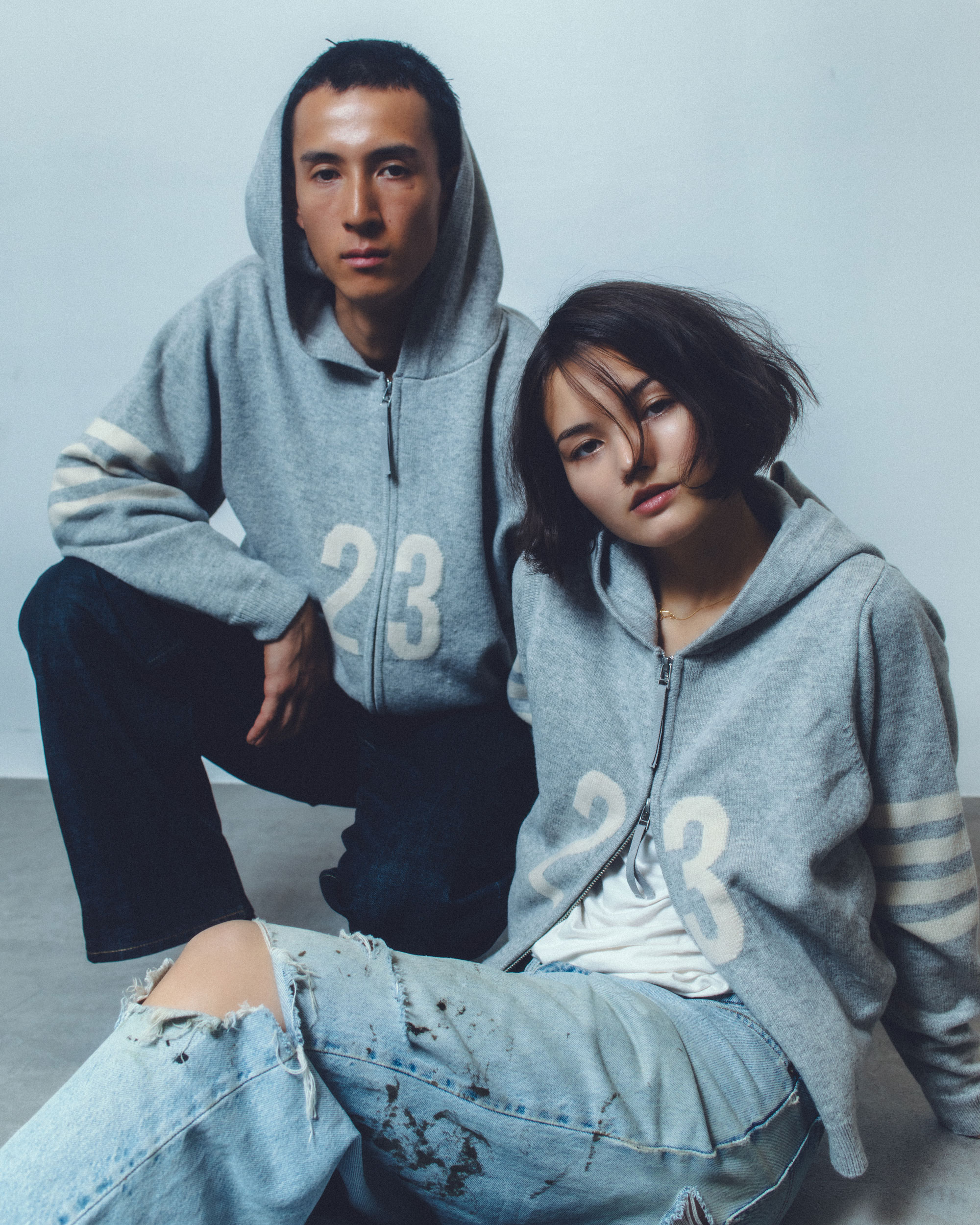 商品を身につけた人物画像