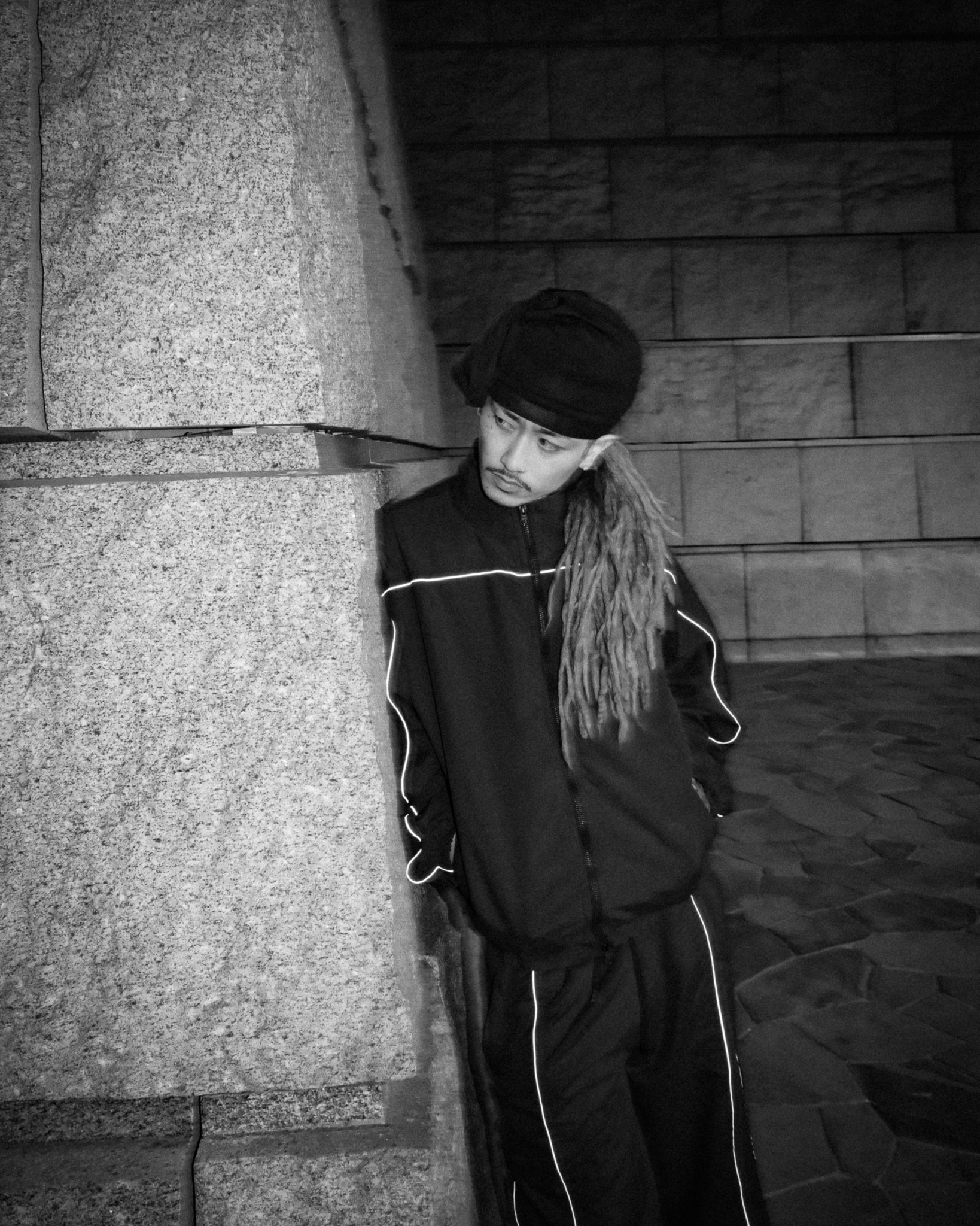 商品を身につけた人物画像