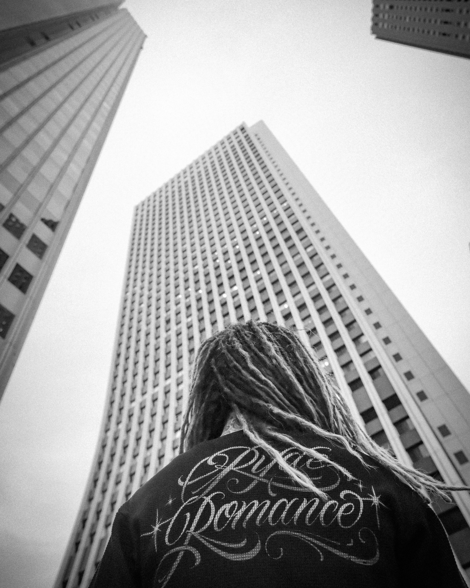 商品を身につけた人物画像