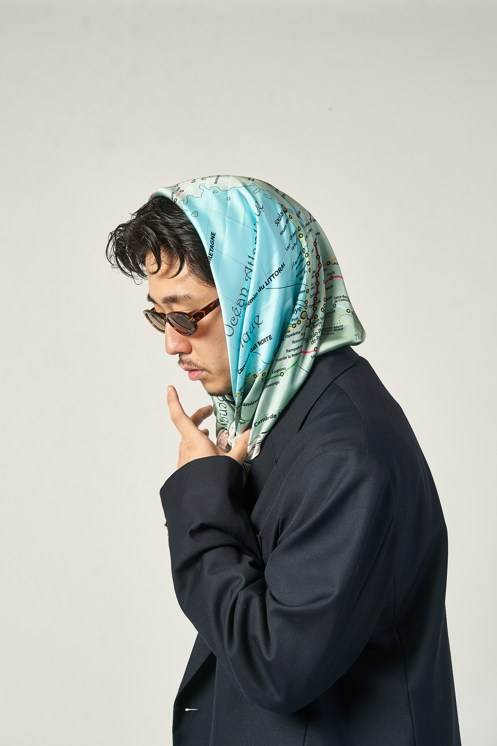LOOK 02