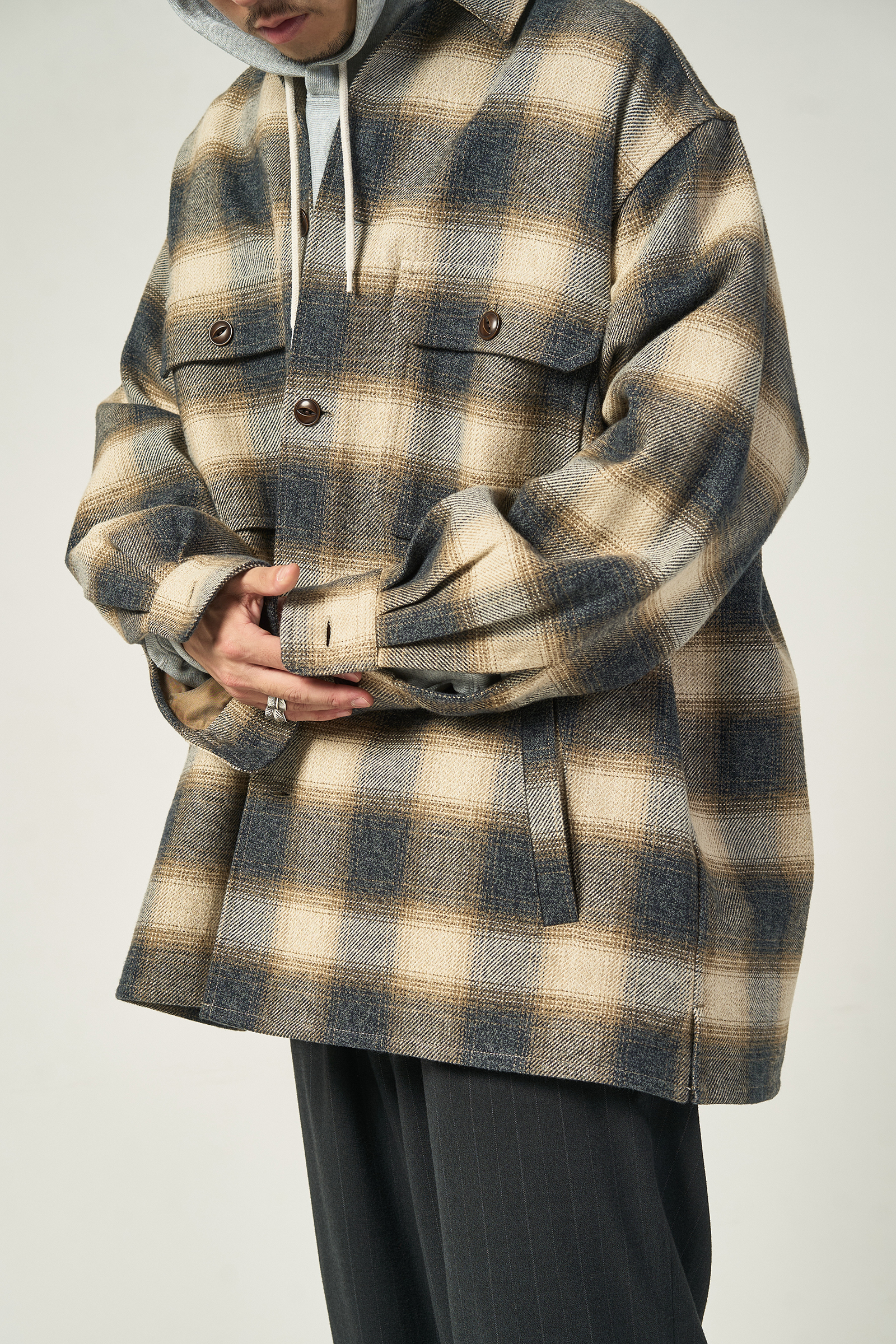 LOOK 05