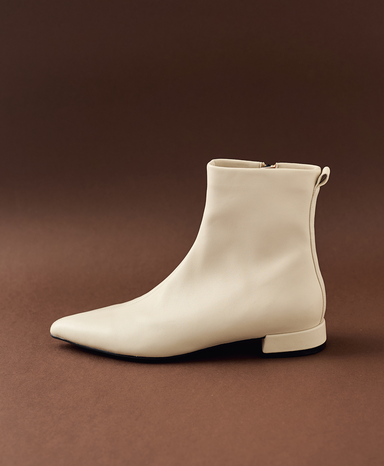 leather pointed softfit shortboots