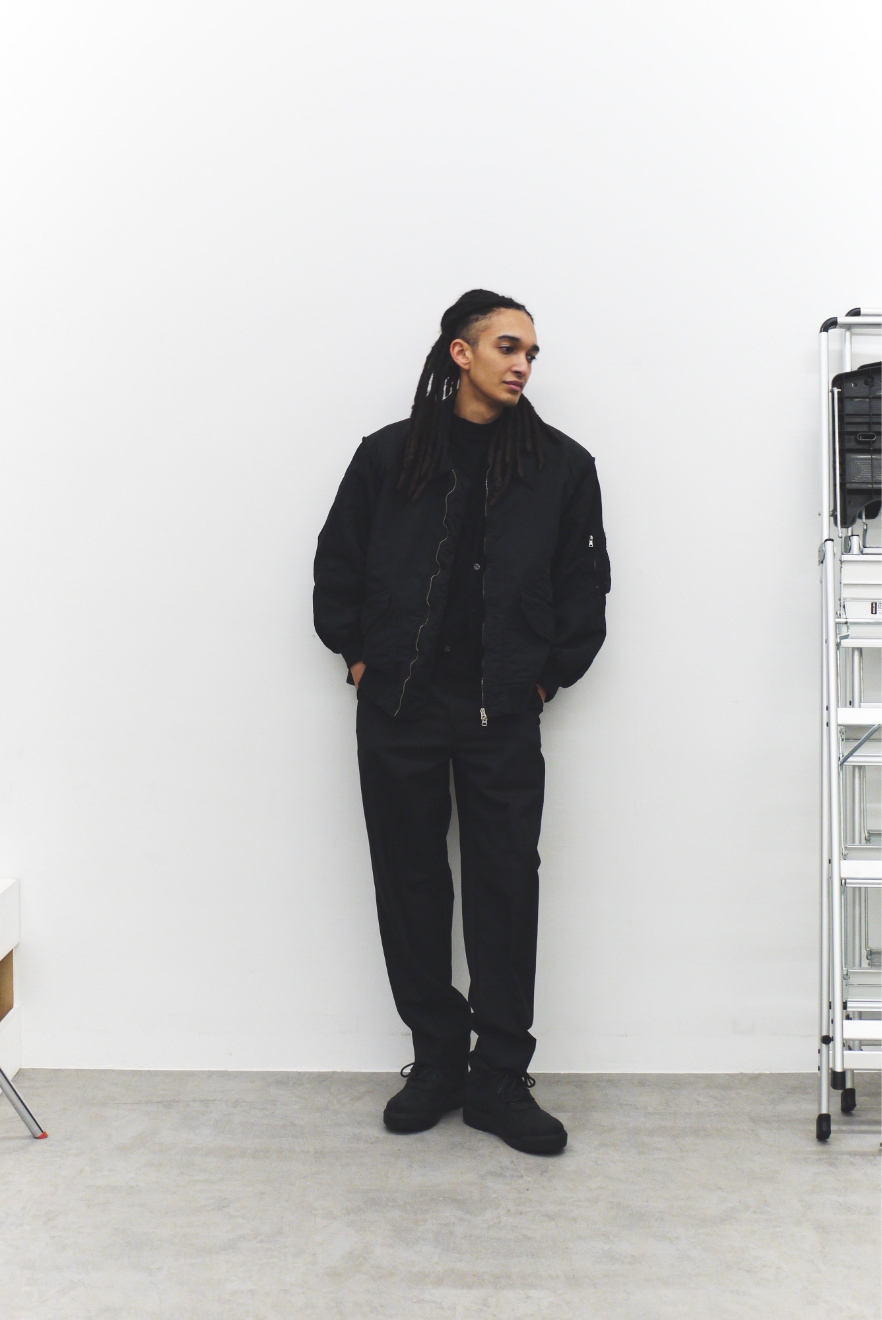 商品を身につけた人物画像