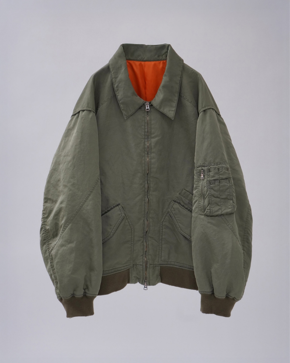 商品を身につけた人物画像