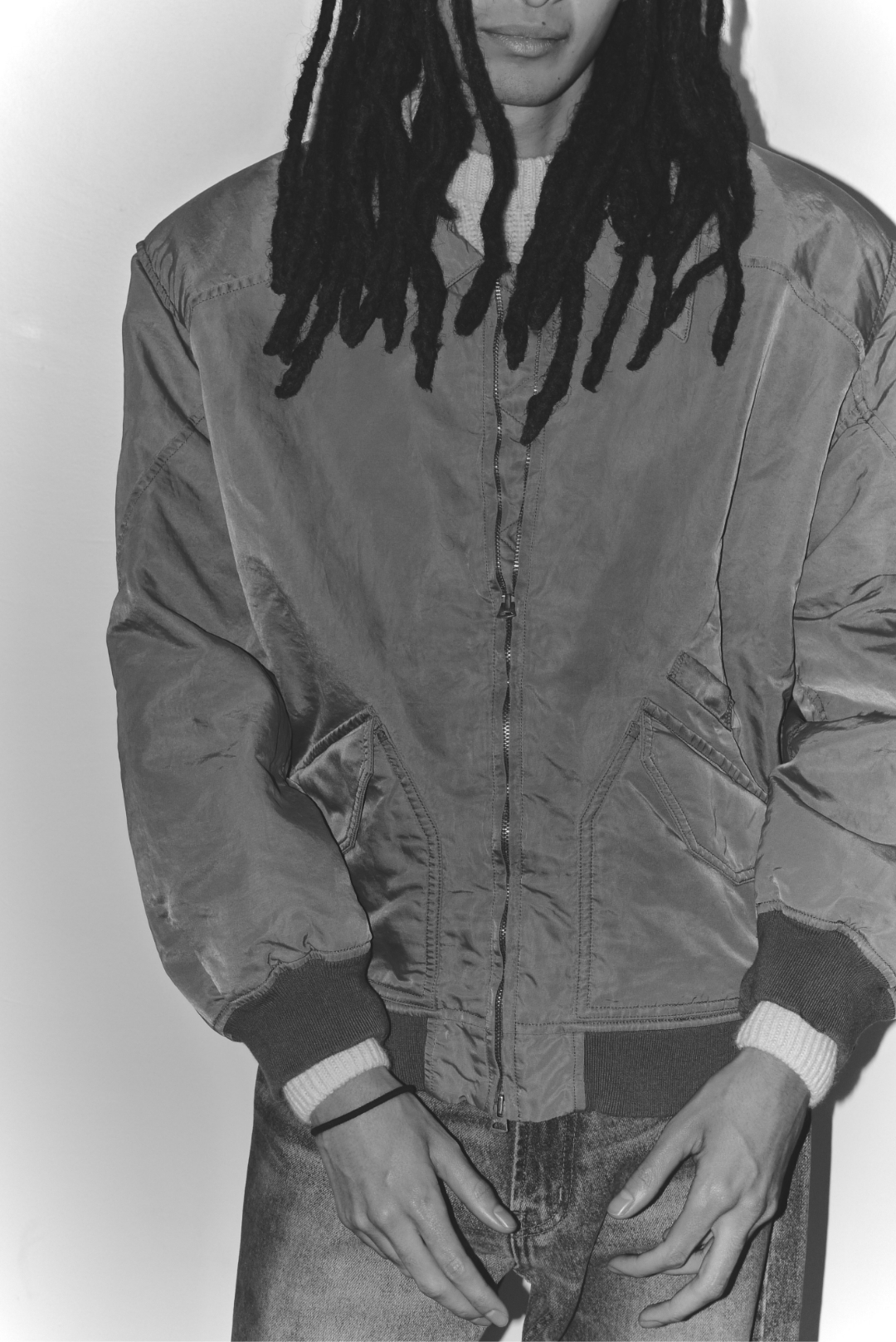 商品を身につけた人物画像