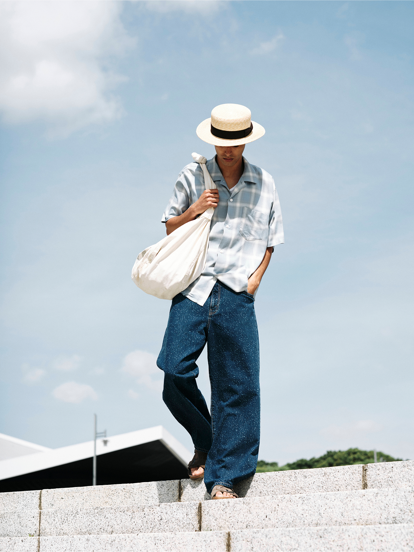 LOOK 01