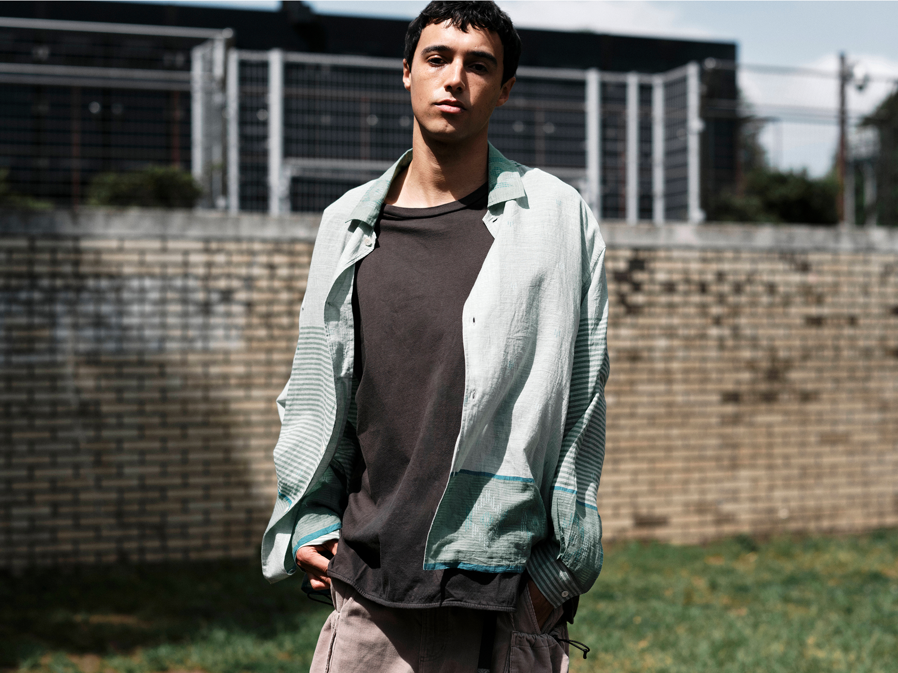 LOOK 02